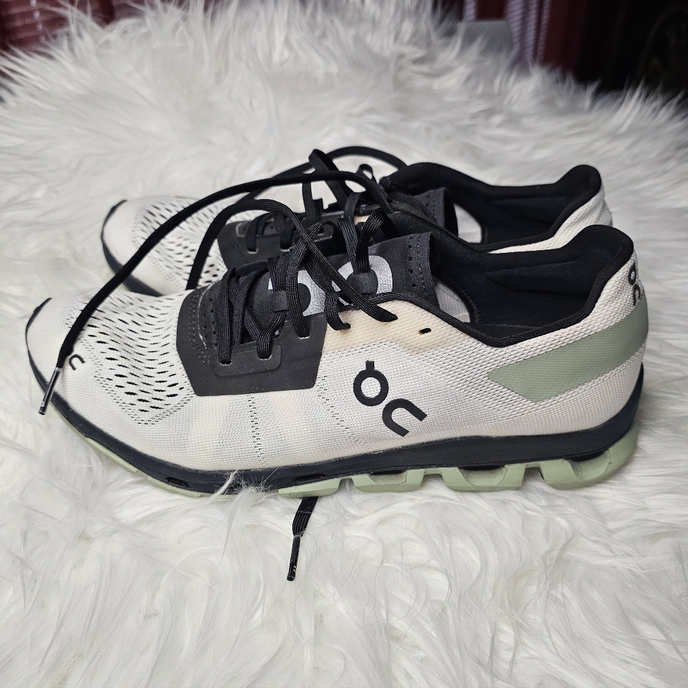 ON CLOUD WOMEN CLOUDFLASH 2 Sneakers White / Black / Green New